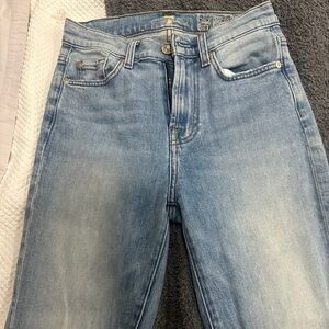 7 seven for all man kind  jeans 
Size 24 
Women’s
Ankle crop and fitted